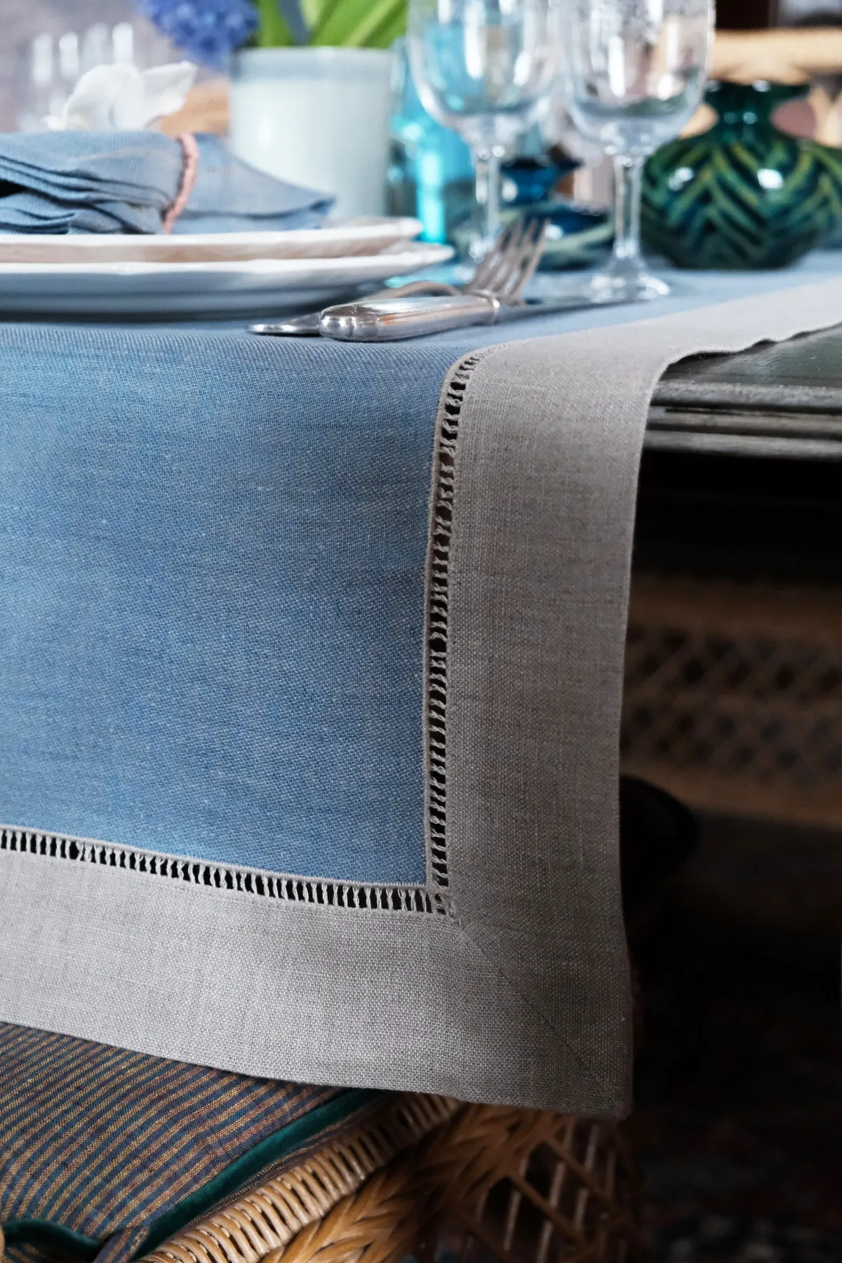 JACQUARD LINEN TABLE RUNNER