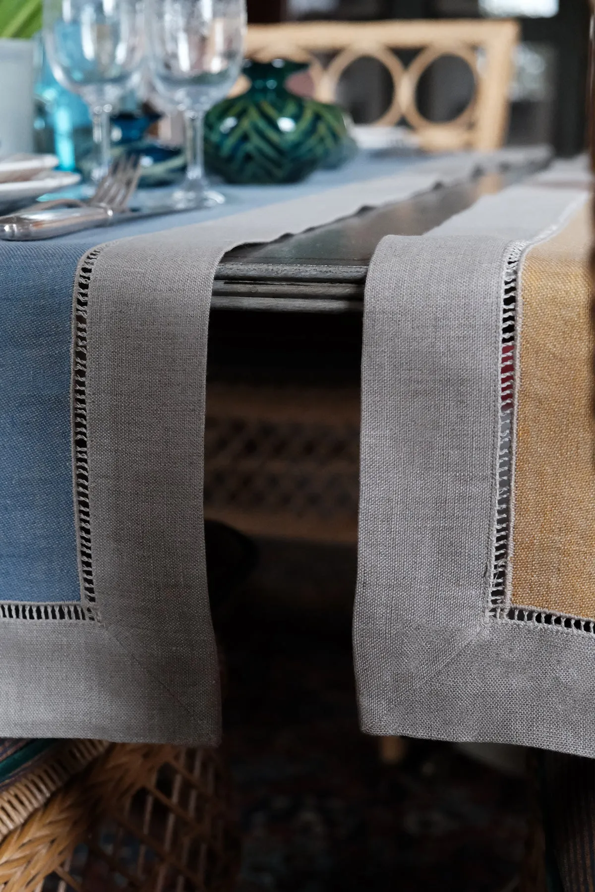 JACQUARD LINEN TABLE RUNNER