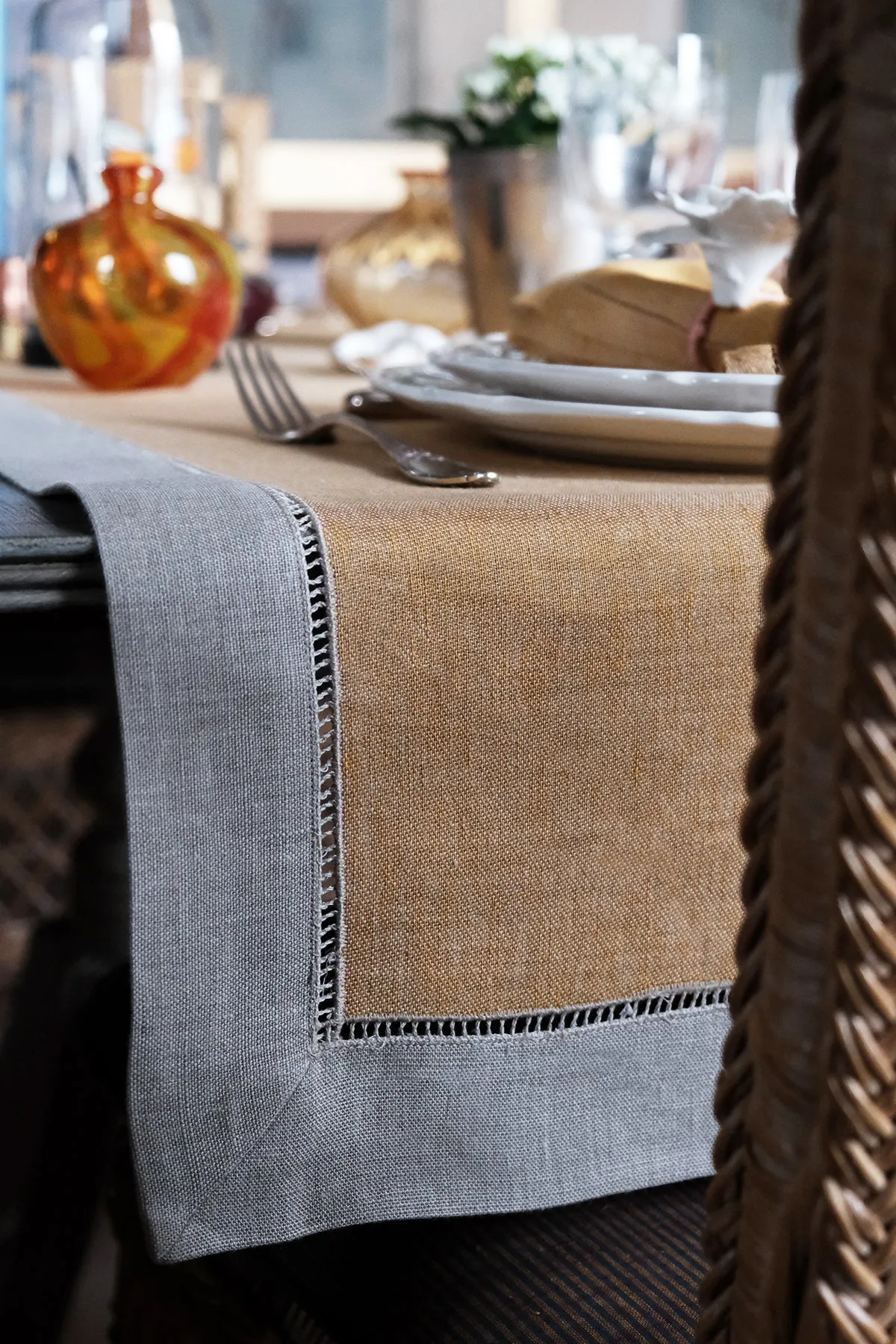 JACQUARD LINEN TABLE RUNNER