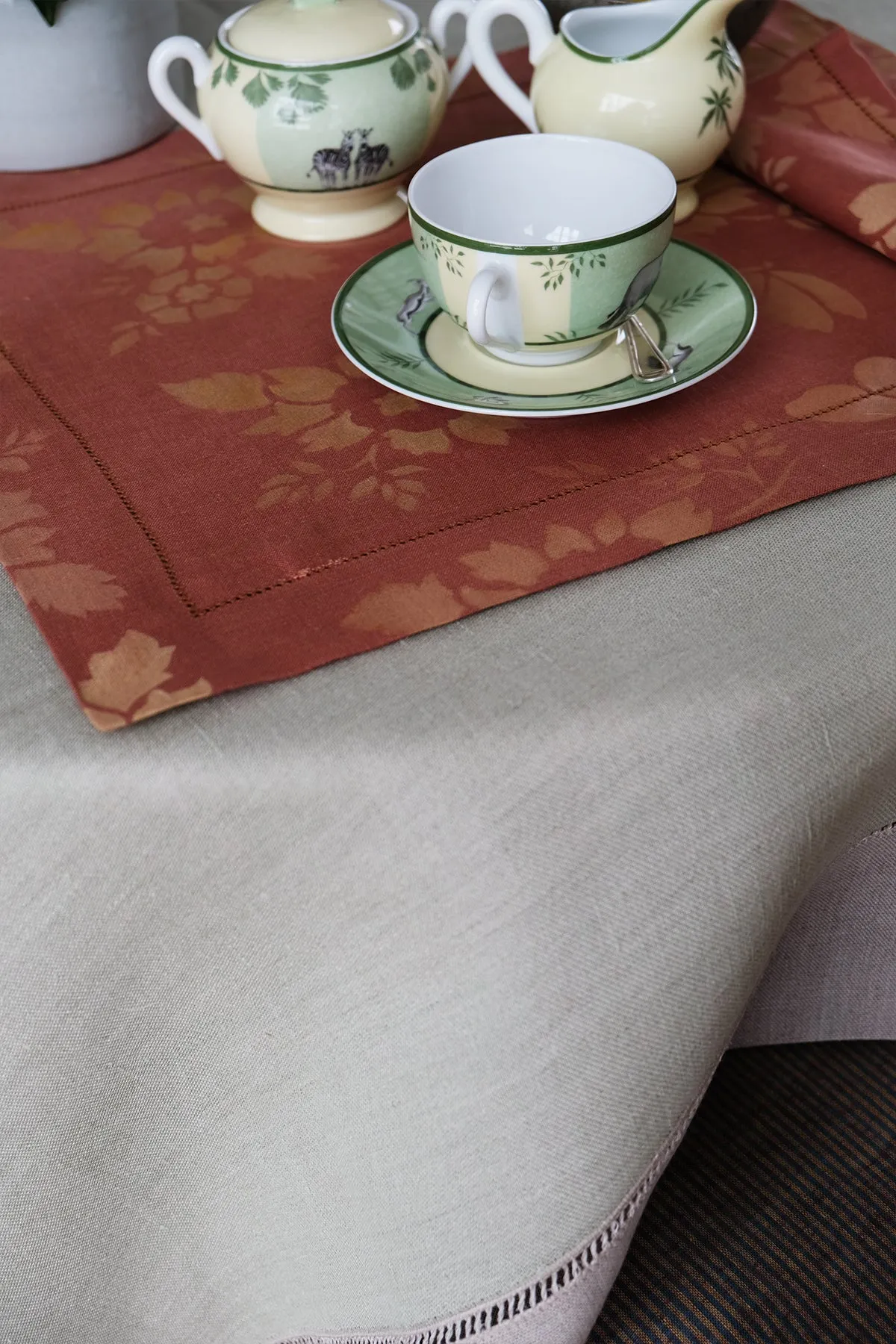 JACQUARD LINEN TABLECLOTH