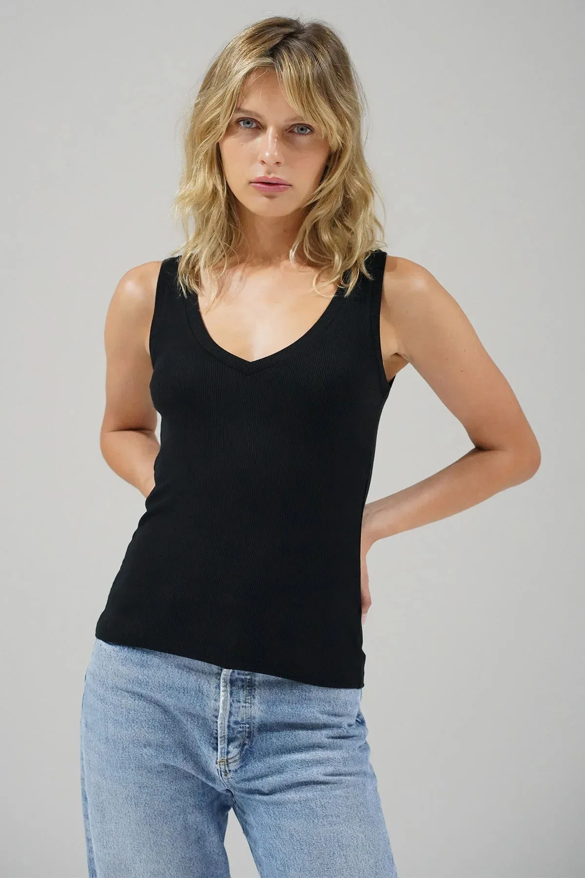 LNA ‘V Slim Ribbed Tank’