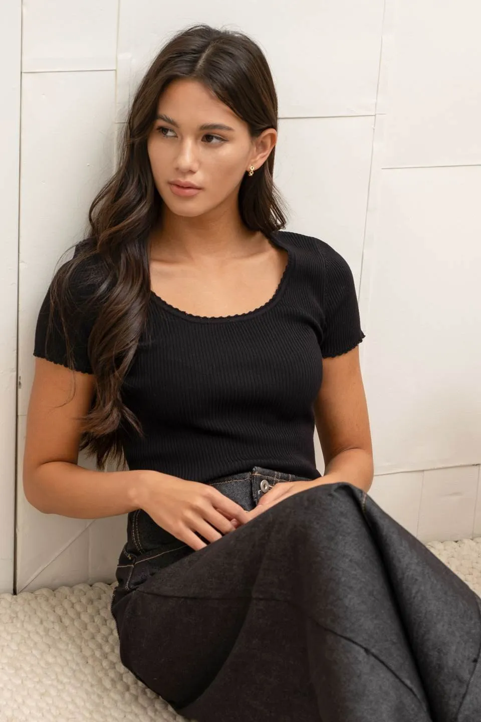 SCALLOP TRIM SHORT SLEEVE SWEATER KNIT TOP