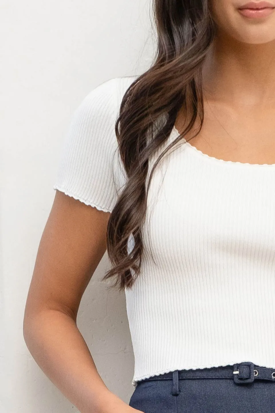 SCALLOP TRIM SHORT SLEEVE SWEATER KNIT TOP