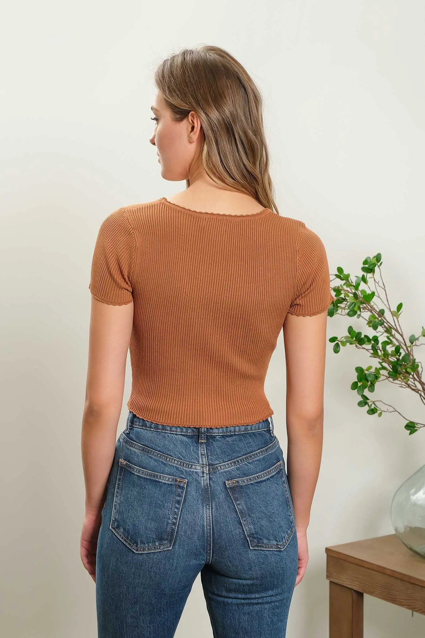 SCALLOP TRIM SHORT SLEEVE SWEATER KNIT TOP