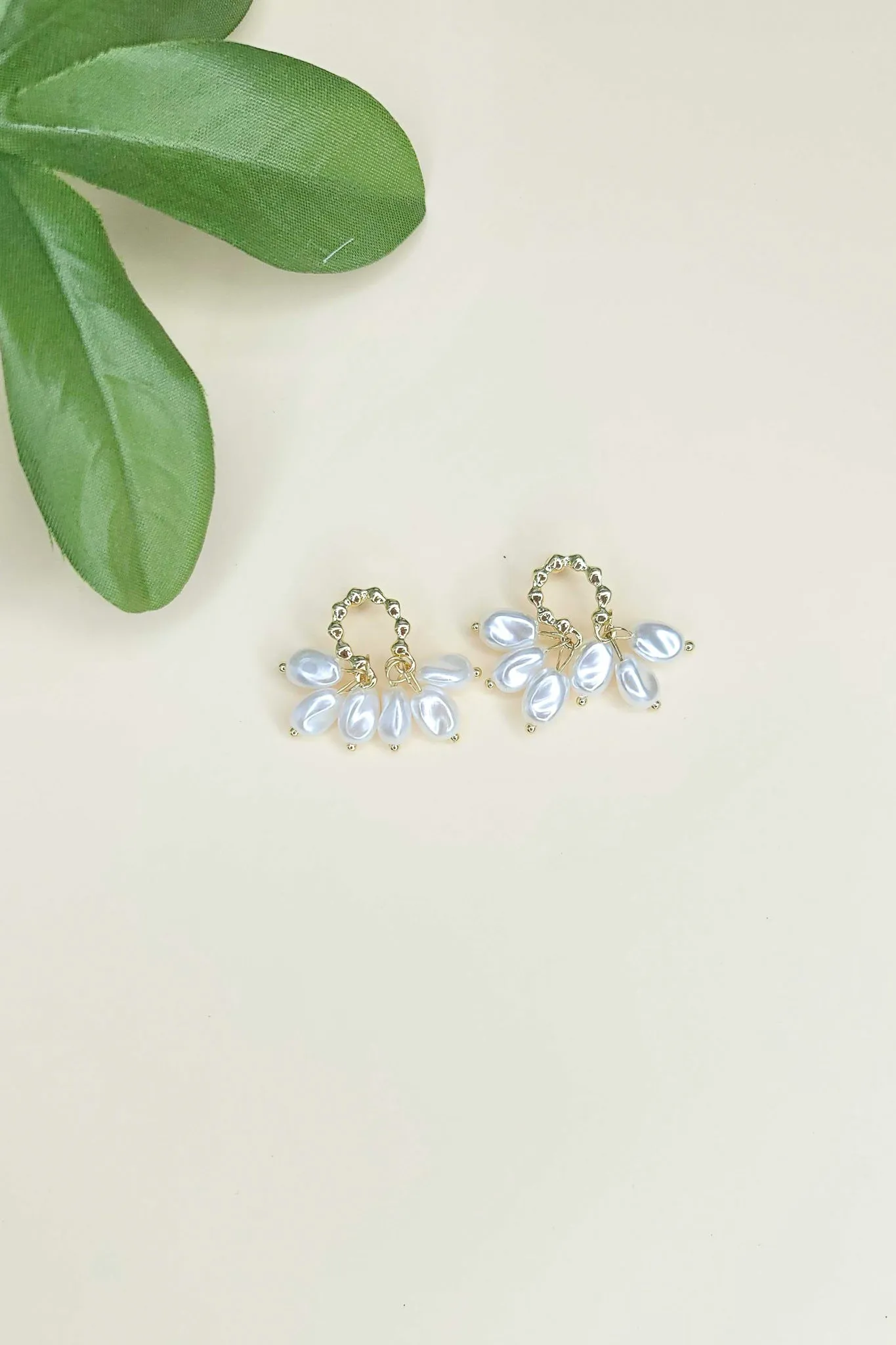 White Freshwater Pearl Teardrops Stud Earrings