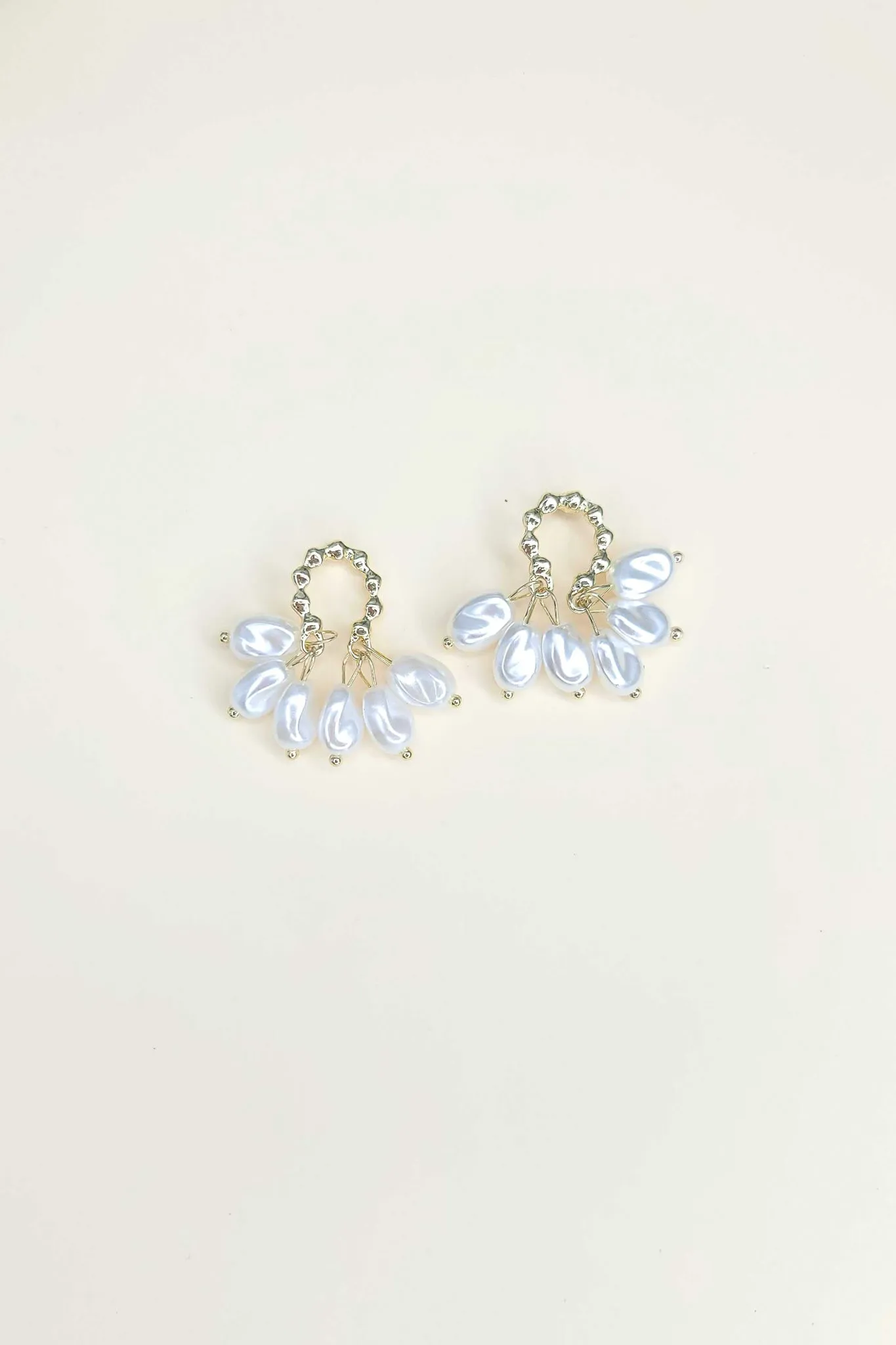 White Freshwater Pearl Teardrops Stud Earrings